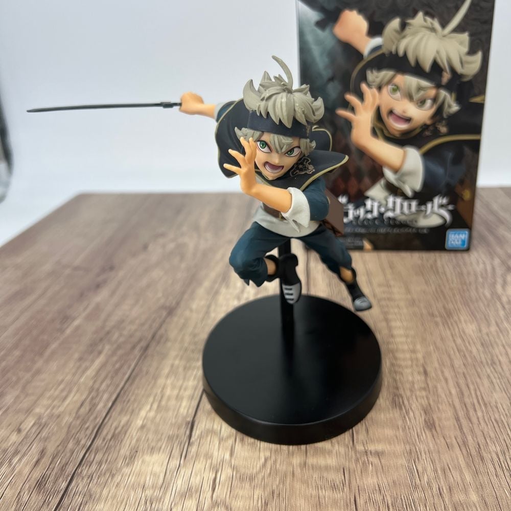Black Clover Figures