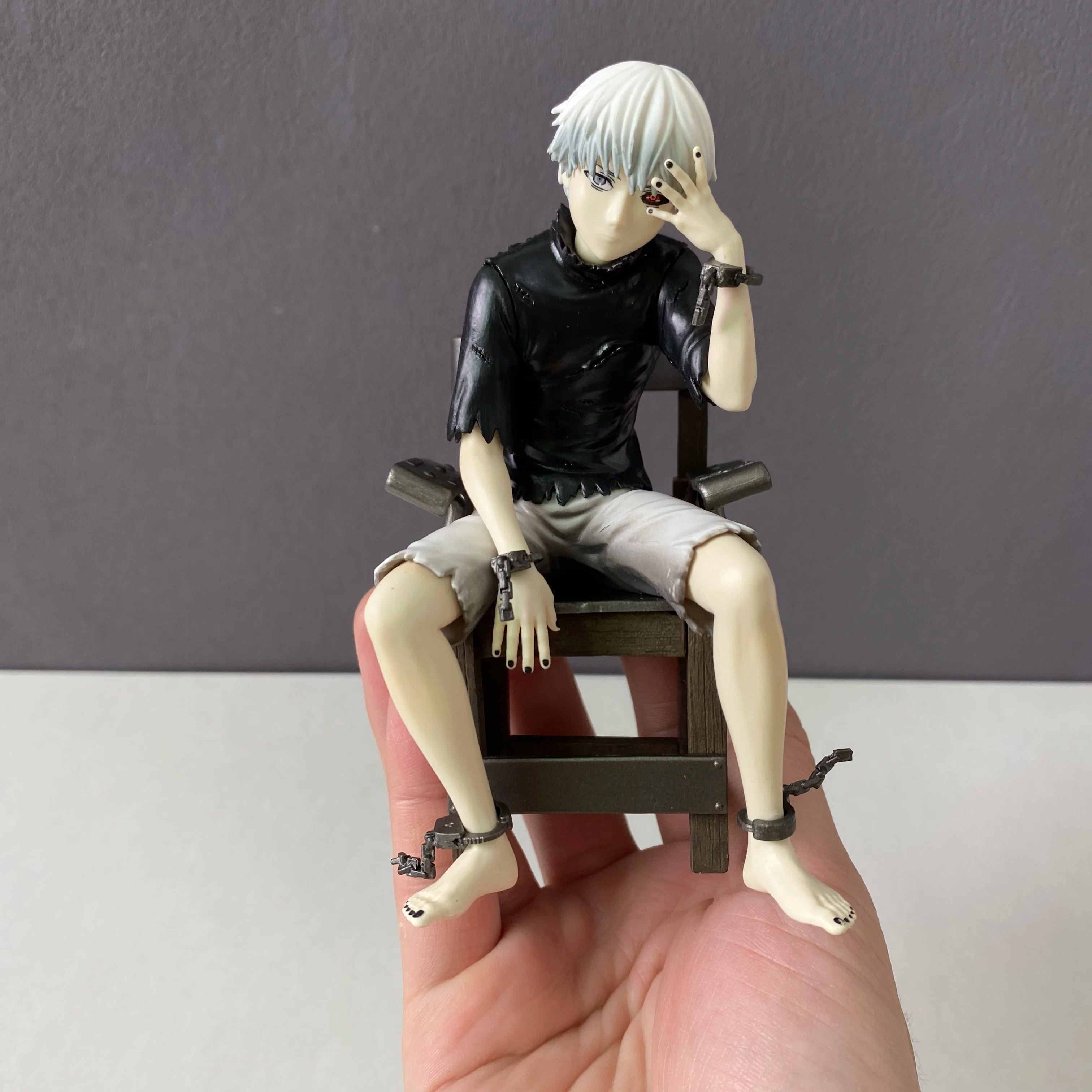Genuine Loose Goods (Without Box)  Tokyo Ghoul Ken Kaneki Sitting Pose Figurine Ornament Model Toy Gift No Box