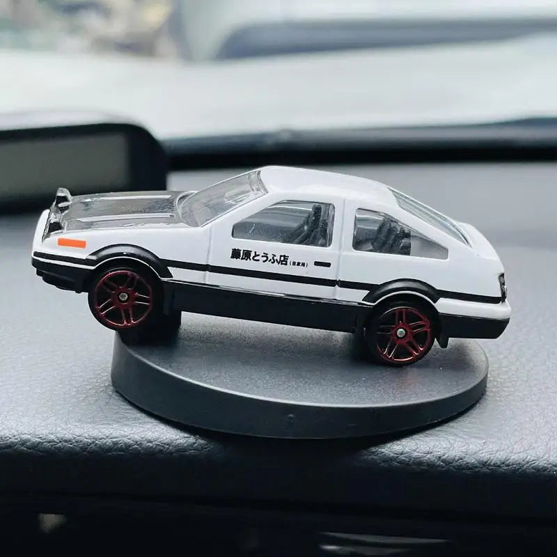 Initial D AE86 Alloy Car Interior Models Toys Automatically Drift Rotating Auto Dashboard Metal Ornaments Fujiwara Car