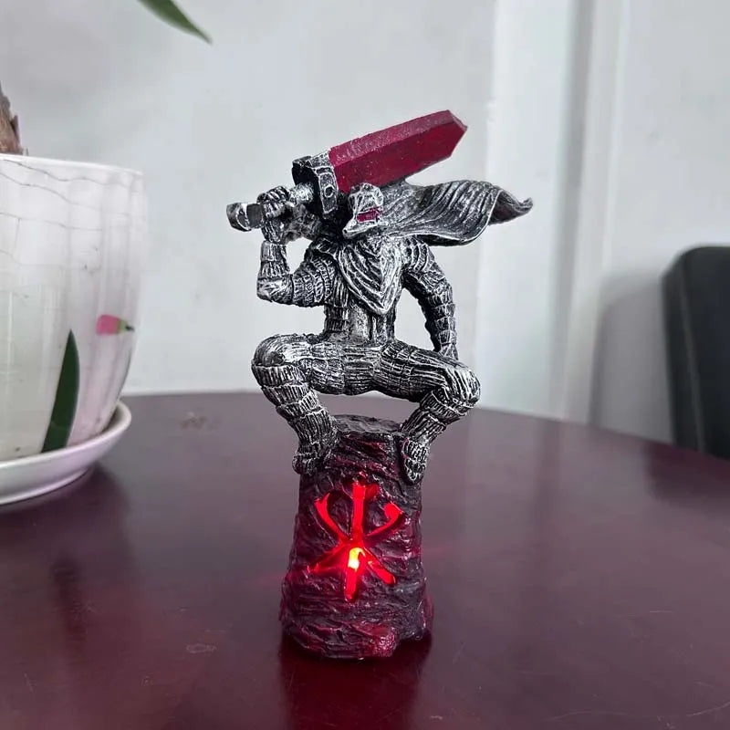 Berserk Armor Bust Guts Figure Statue Night Light Resin Crafts Black Swordsman Beastization Warrior Griffith Action Figure Model