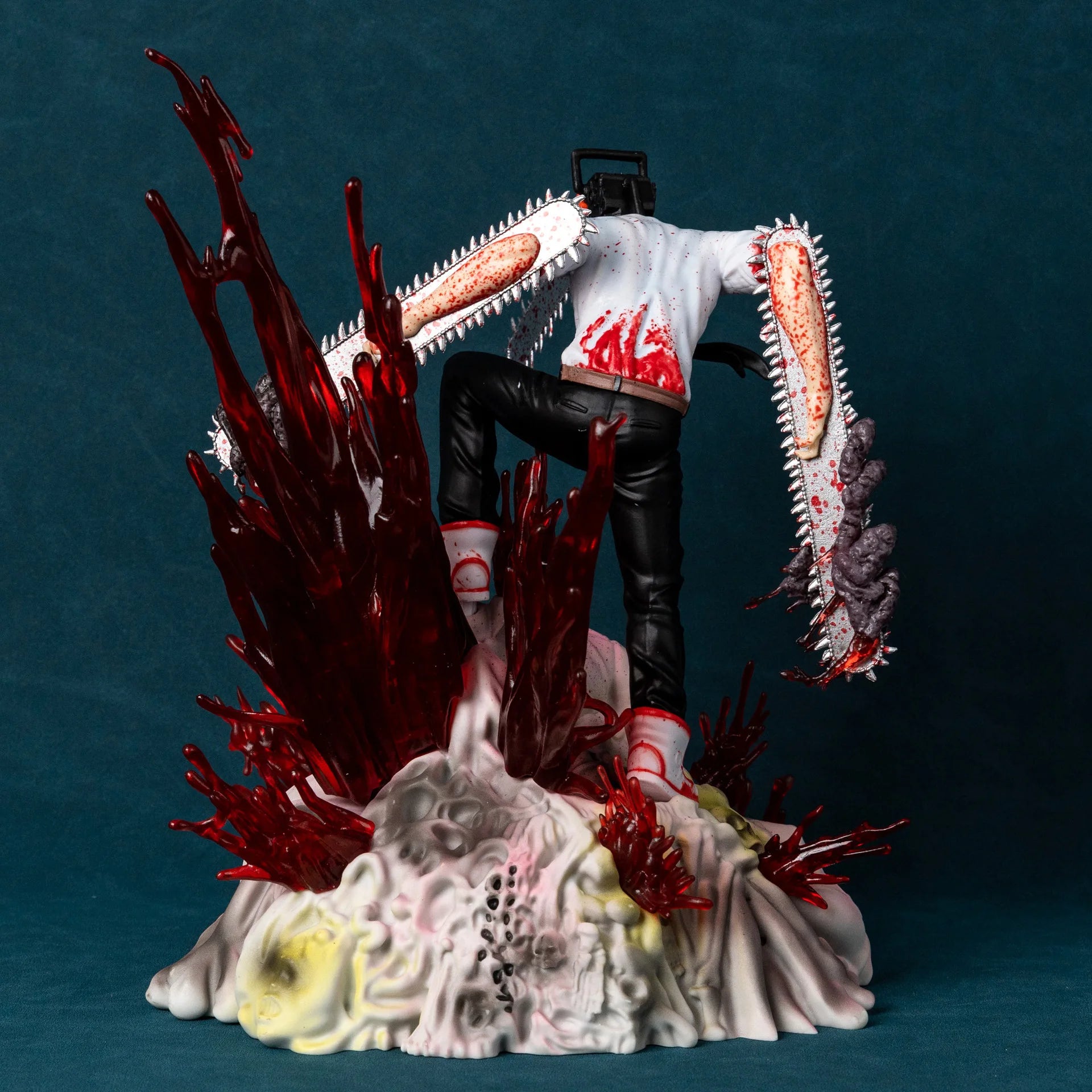 29cm Chainsaw Man Denji Pochita Battle Scene Anime Figure Model Statue Boys Collection Desktop Decoration Ornament Toys Gifts