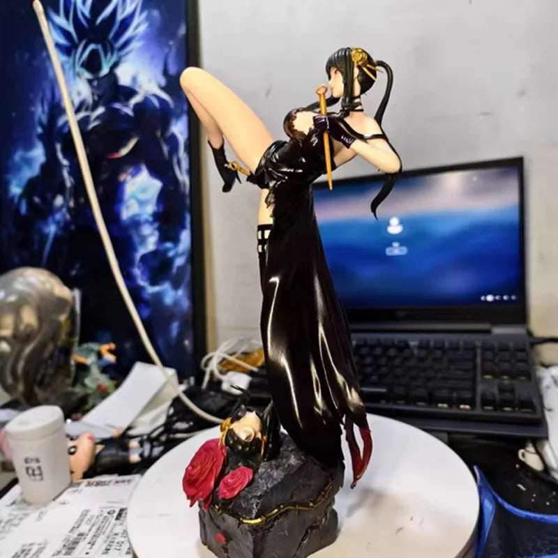 Spy Family Anime Figure Yor Forger Action Figures Collectible Model Toys Beautiful Girl Desktop Decor Boys Custom Birthday Gift