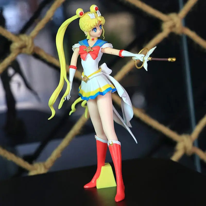24cm Eternal Sailor Moon Figures Anime Tsukino Usagi Action Figure Eternal Tiare PVC Cake Ornaments Collection Model Toys Gifts